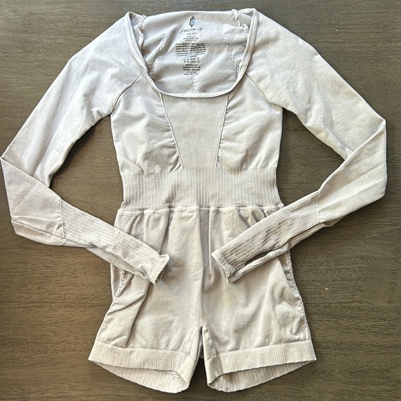 NWOT! FP Free People Movement Good Karma Long Sleeve Runsie Sz XS/S - Picture 6 of 9
